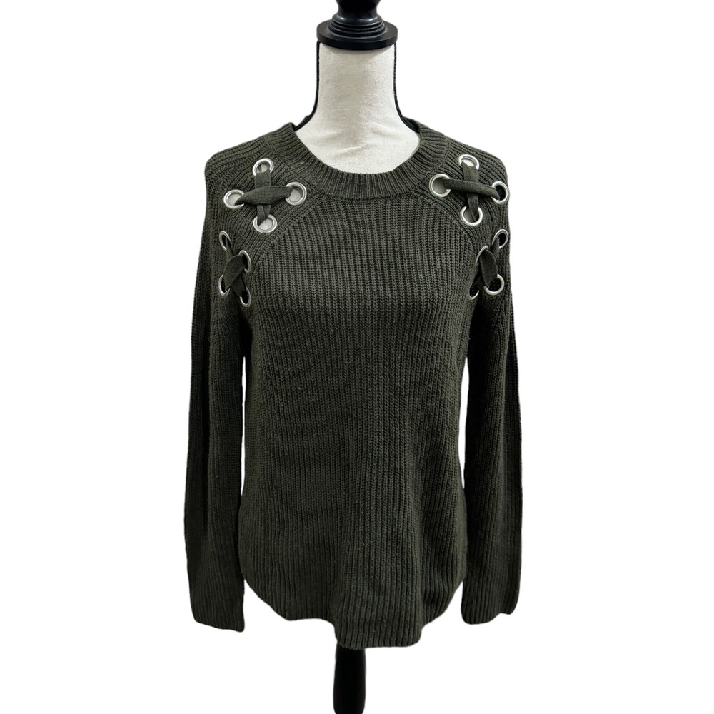 CRISS CROSS SHOULDER SWEATER
